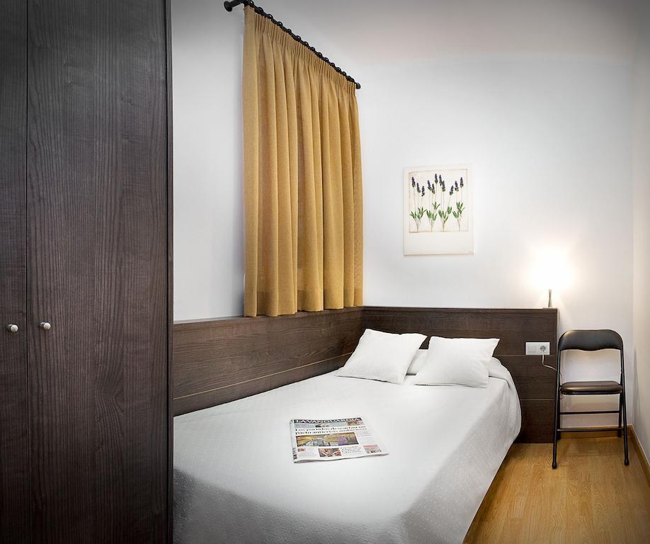 Apartamento de 3 dormitorios - Calle Còrsega 668