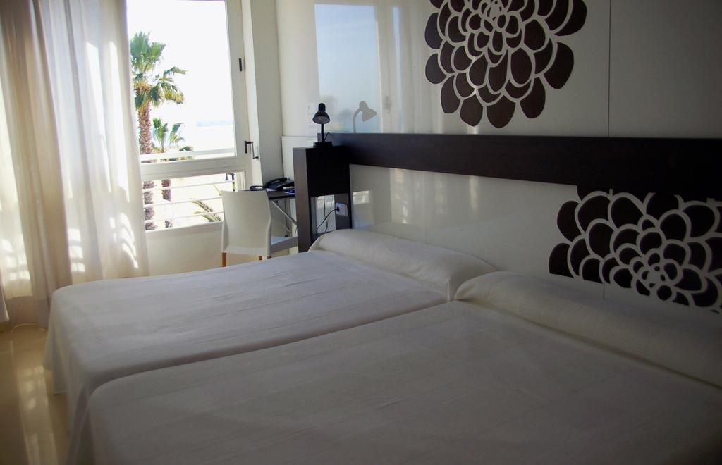Habitación Triple con vistas al mar