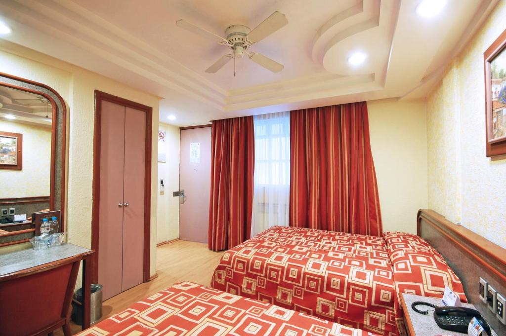 Double Room Two Double Beds,26407490: