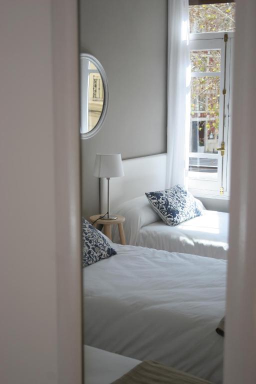 Habitación Doble grande con baño compartido - 2 camas individuales