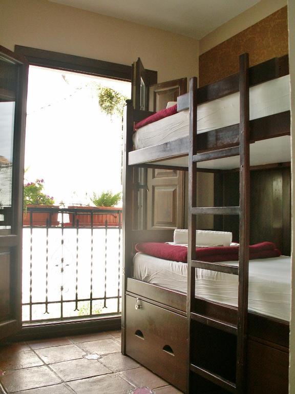 Cama en habitación compartida mixta de 10 camas