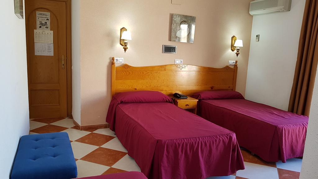 Budget Double Room,445168086:JPEG