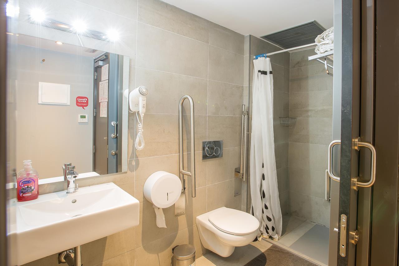 Habitación Cuádruple con baño