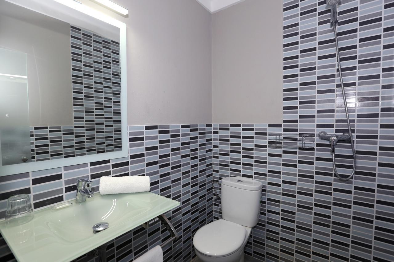 Twin Room with Balcony,664640169:JPEG