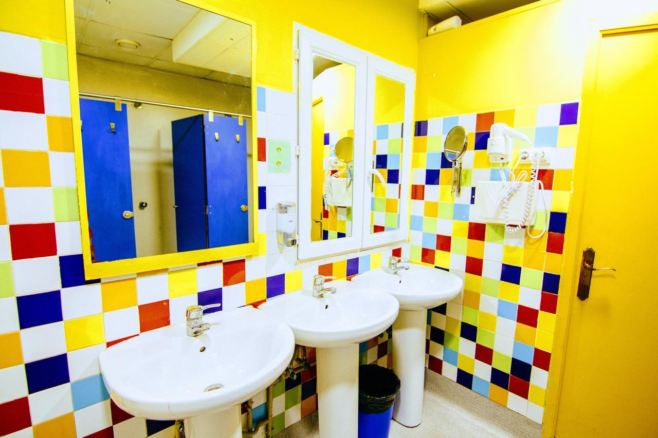 1 Cama en dormitorio compartido (12 adultos)