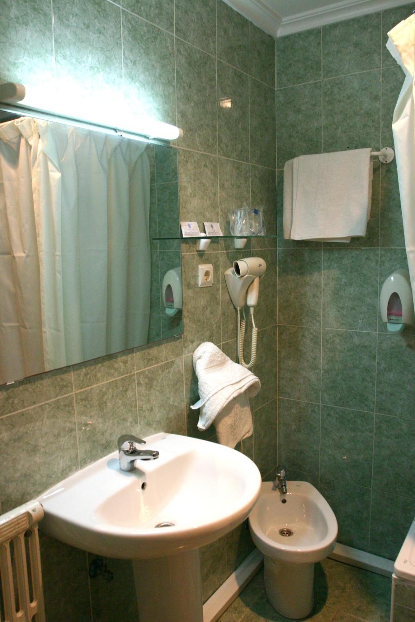 Habitación Triple (2 adultos + 1 niño)