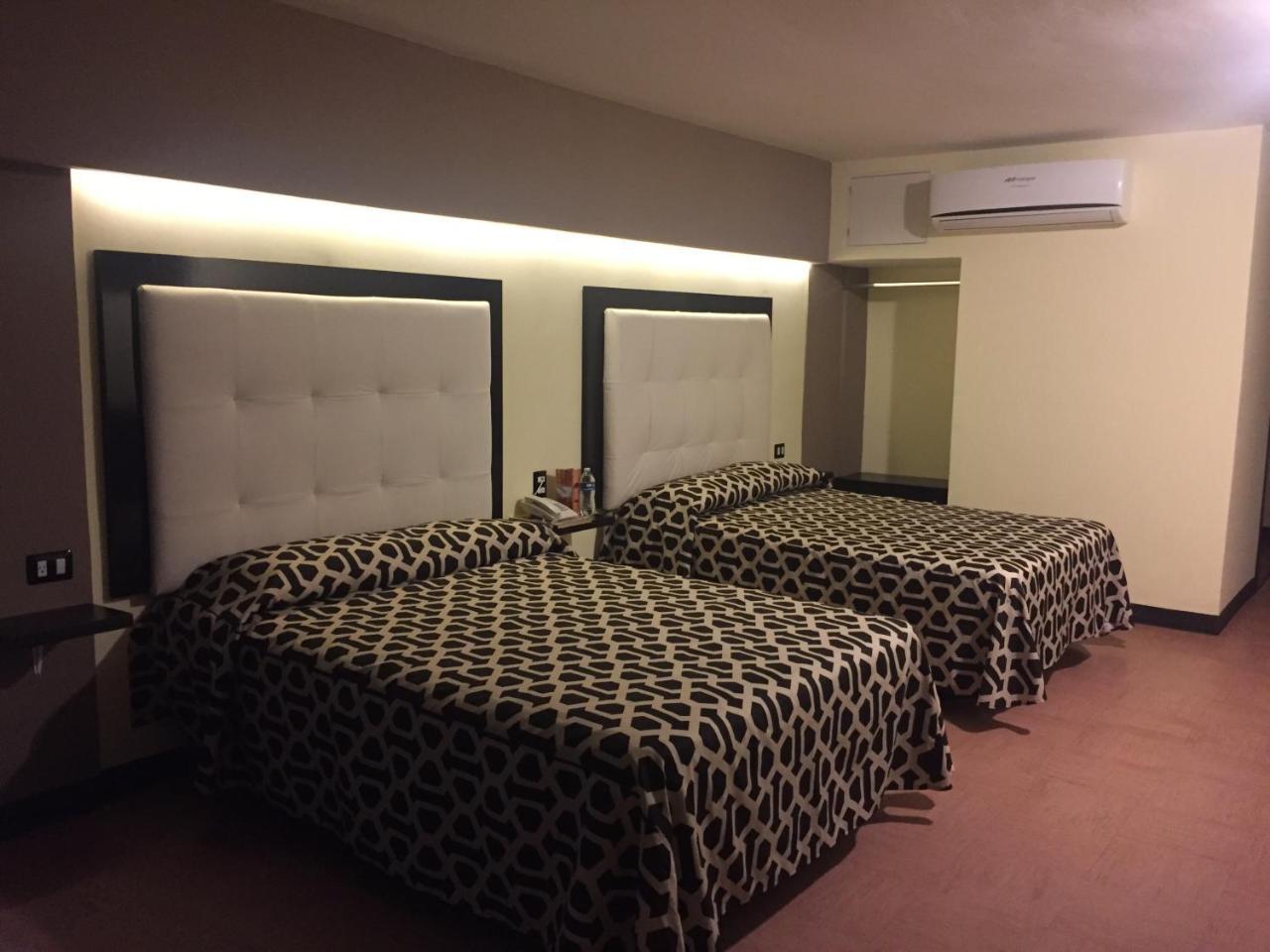 Double Room With Two Double Beds with Sea View,724594807:JPEG