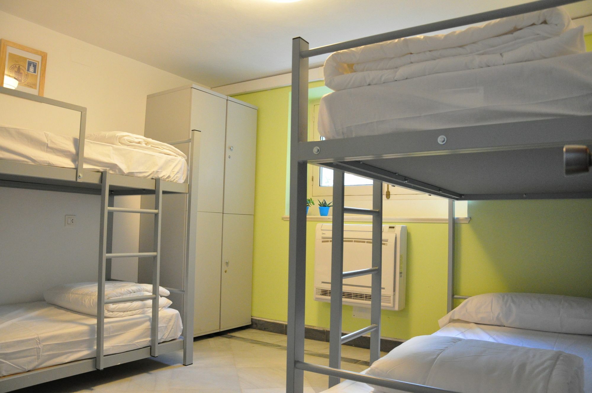 Cama en habitación compartida mixta de 4 camas