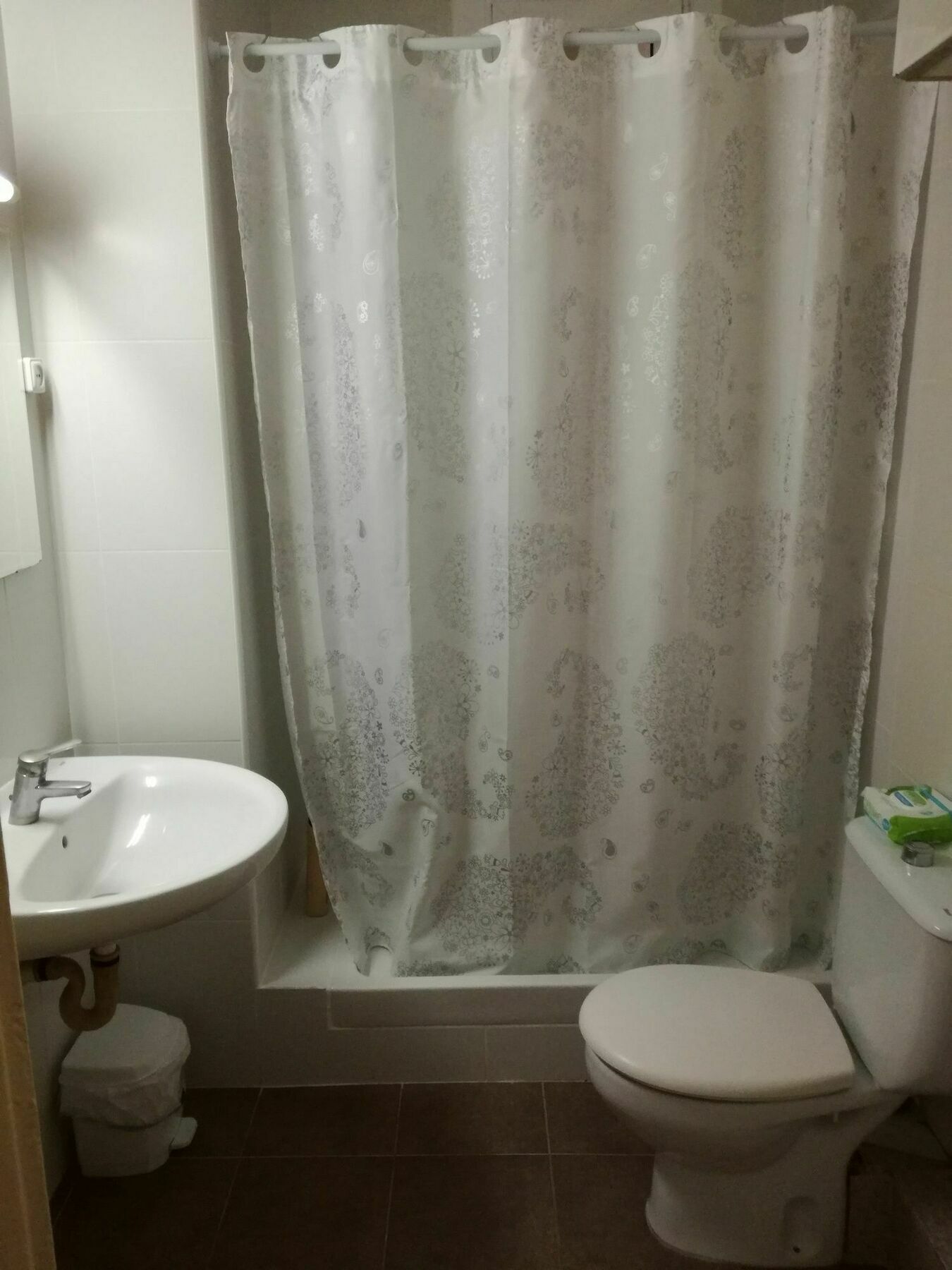 Habitación Individual con baño compartido
