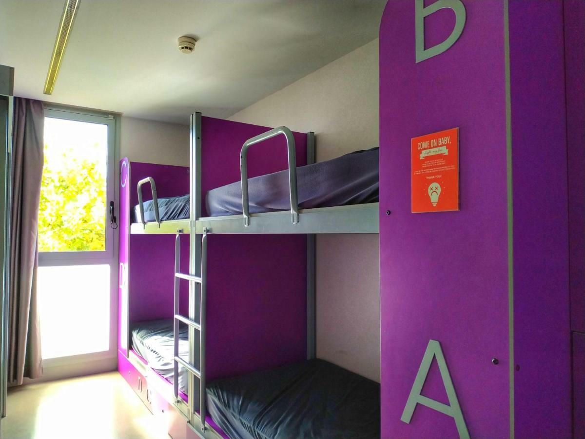 Bed 4-Bed Female Dormitory Room,928898764:JPEG
