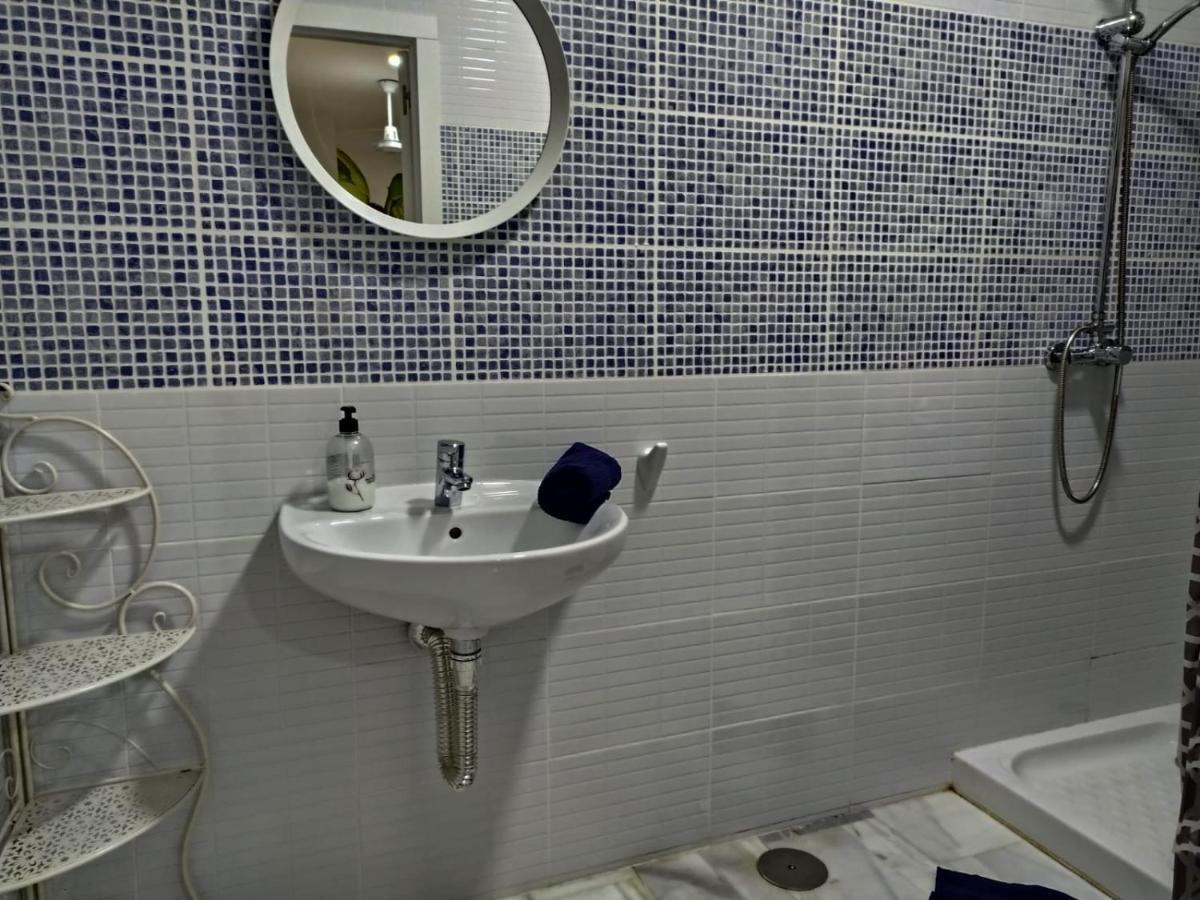 Habitación Doble con baño privado - 2 camas