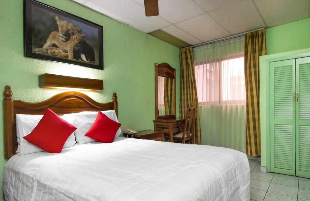 Hotel Canada-1