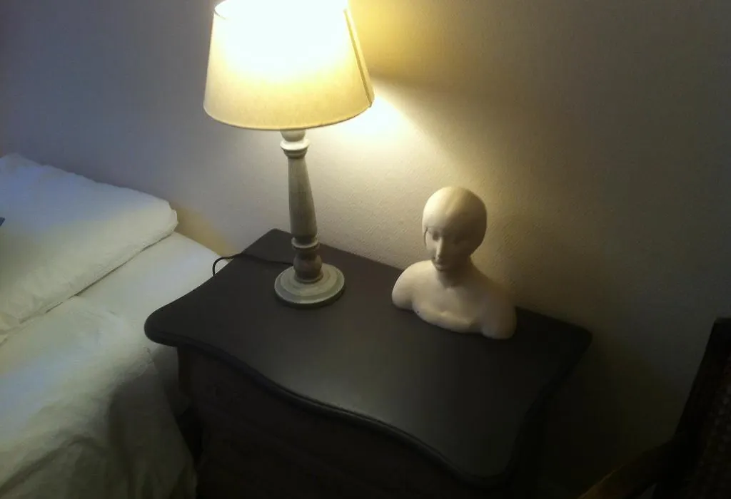 A Room In Paris-1