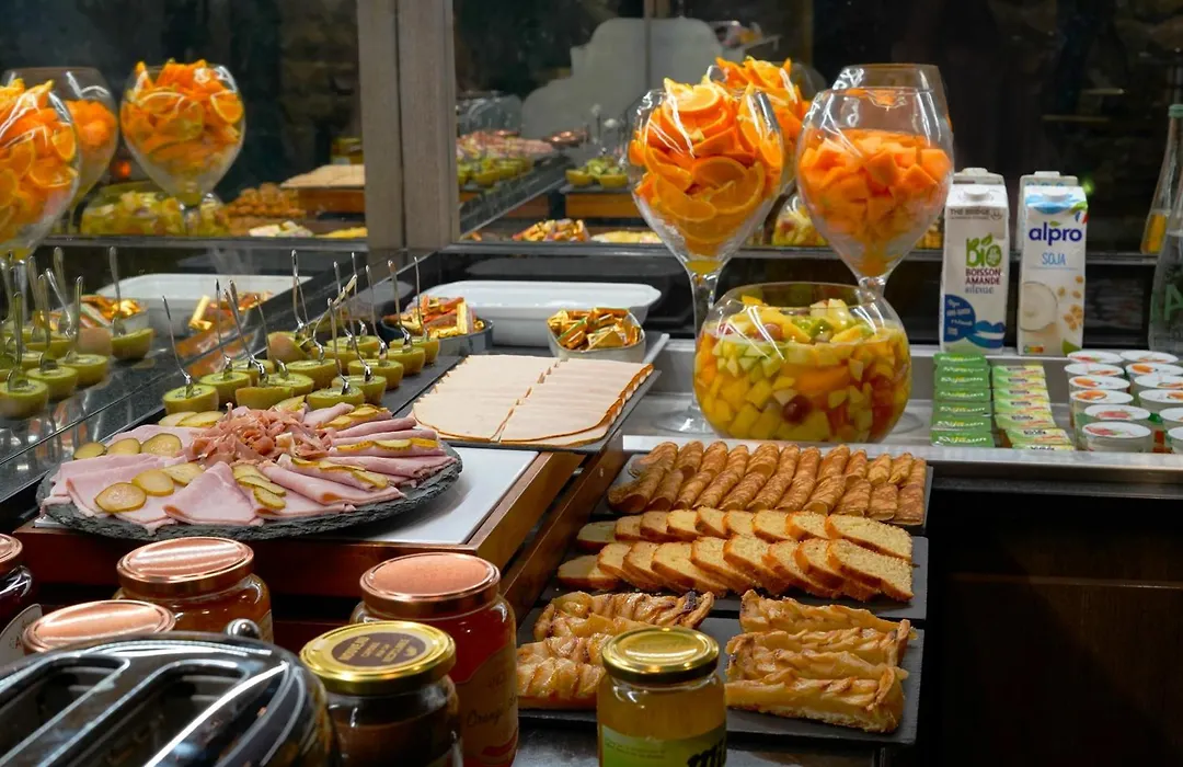 Best Western Le Montmartre - Saint Pierre-1