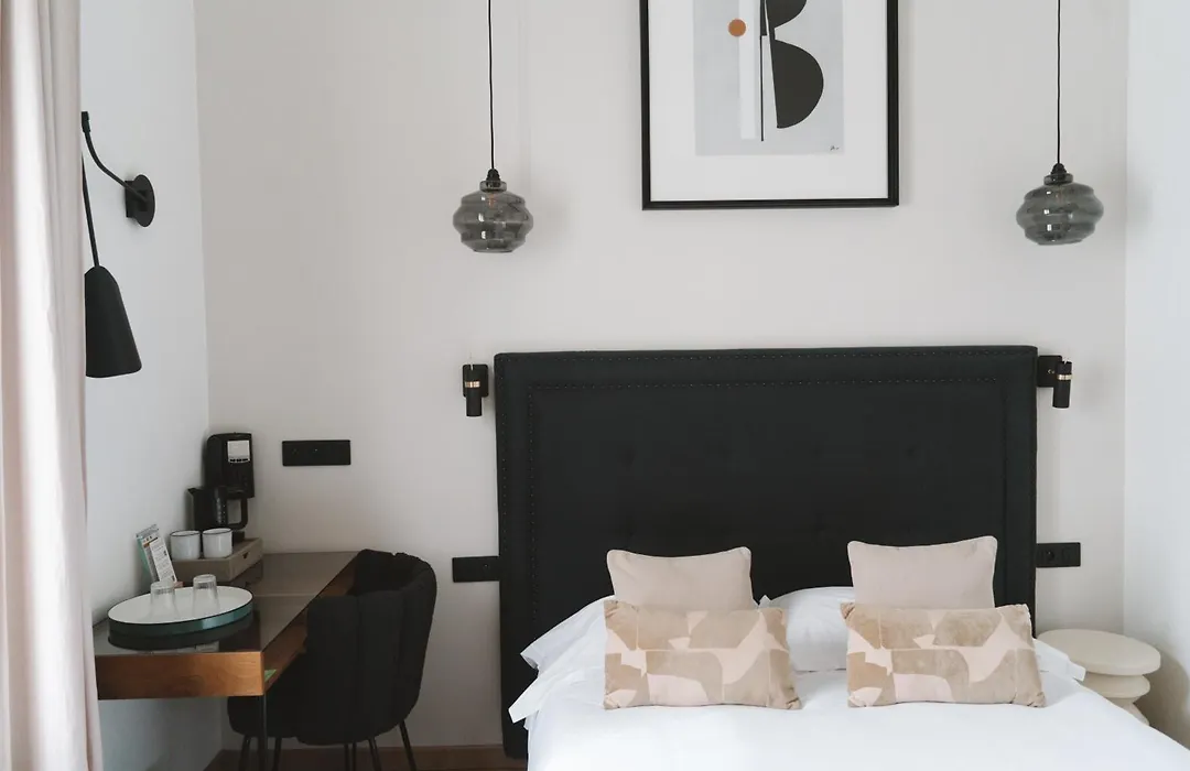 Hotel Des Beaux Arts-1