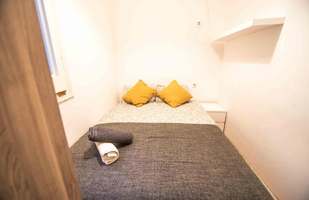 Balmes Private Rooms-1