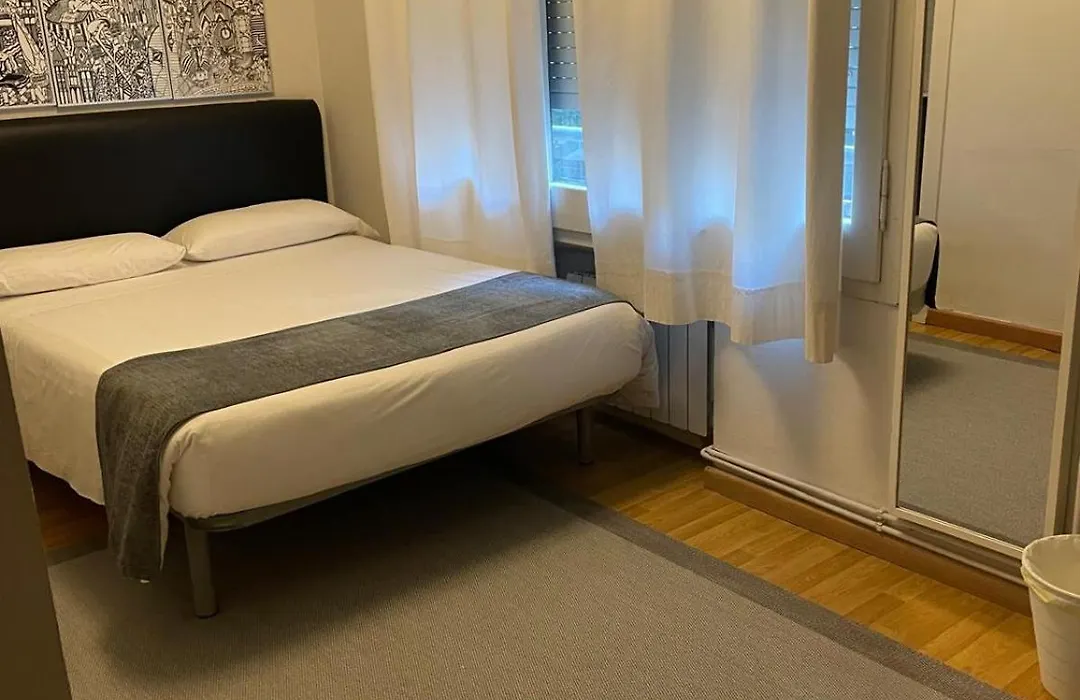 Hostal El Ninot-1