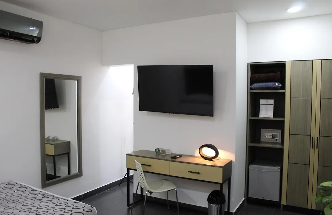 Hotel Merlott Lleras-1