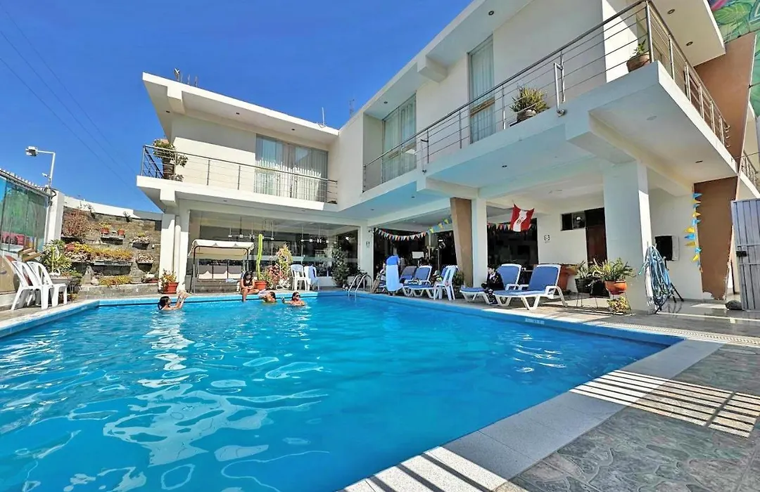 Hostal El Parral Suite-1