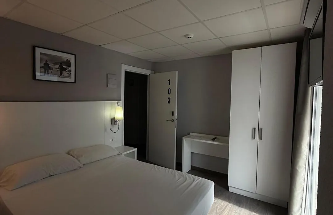 Hostal B&B Benidorm-1