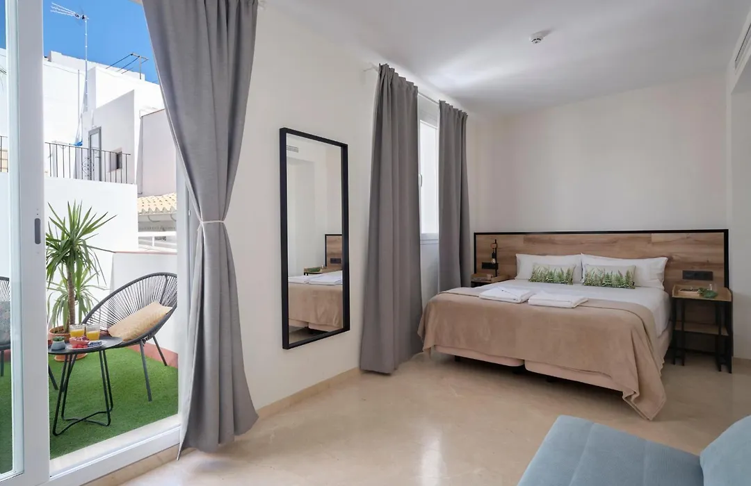 Sweet Sevilla Suites - Smart Hotel-1
