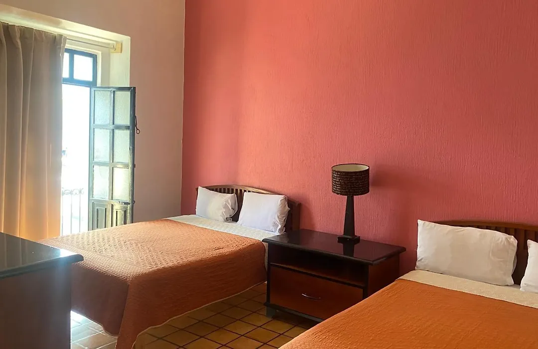 HOTEL hostal de los reyes-1