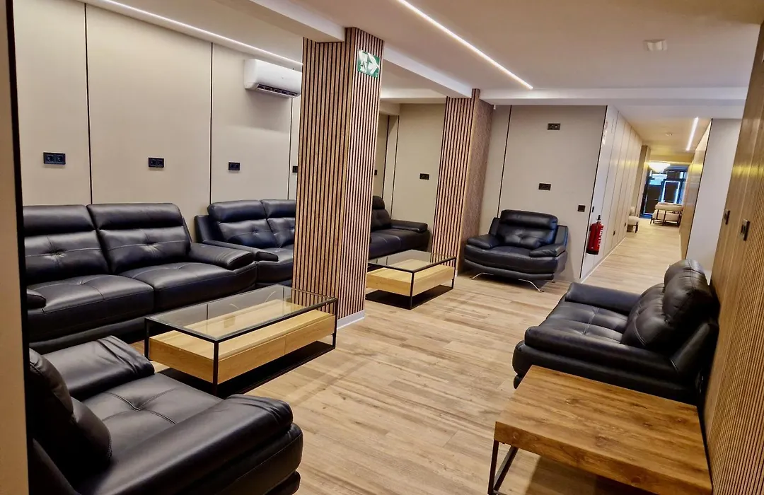 Velvet Hostel Business-1
