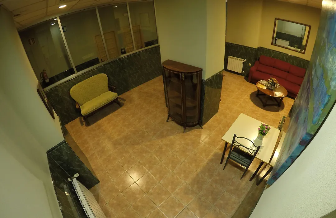 Hostal La Casa de Enfrente-1
