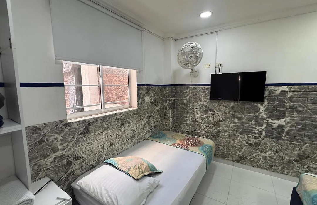 Casa Hotel Manco Mora-1