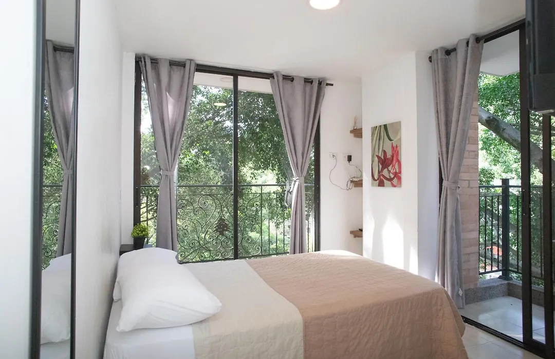 Edificio Fenicia Lofts Laureles-1