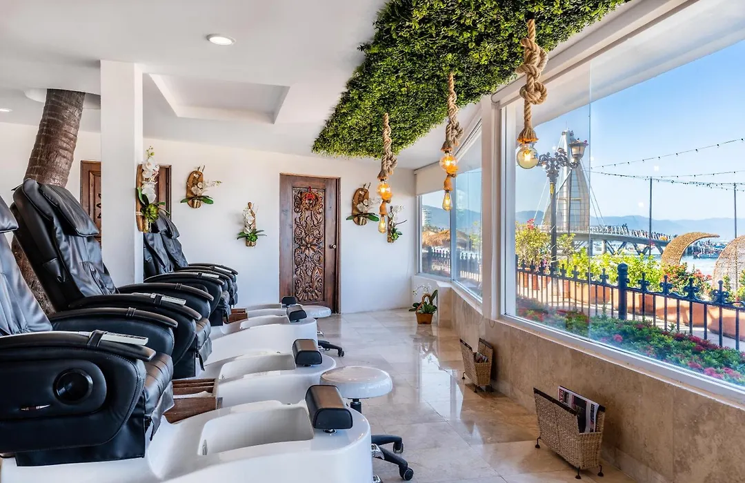 Los Arcos Suites-1