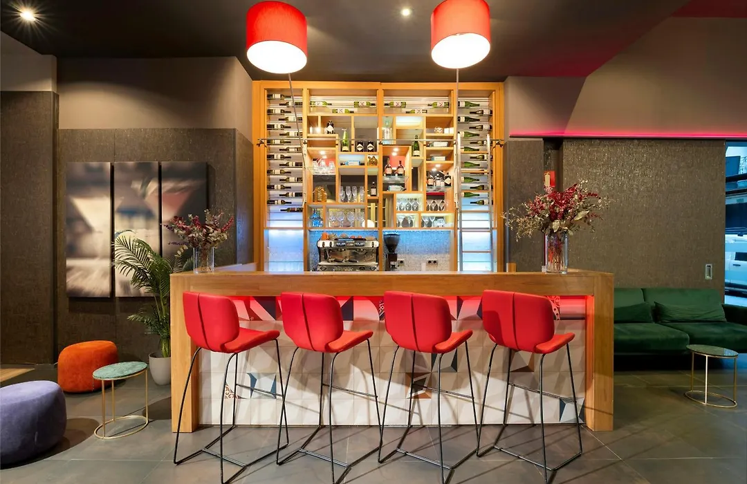 Leonardo Hotel Barcelona Las Ramblas-1