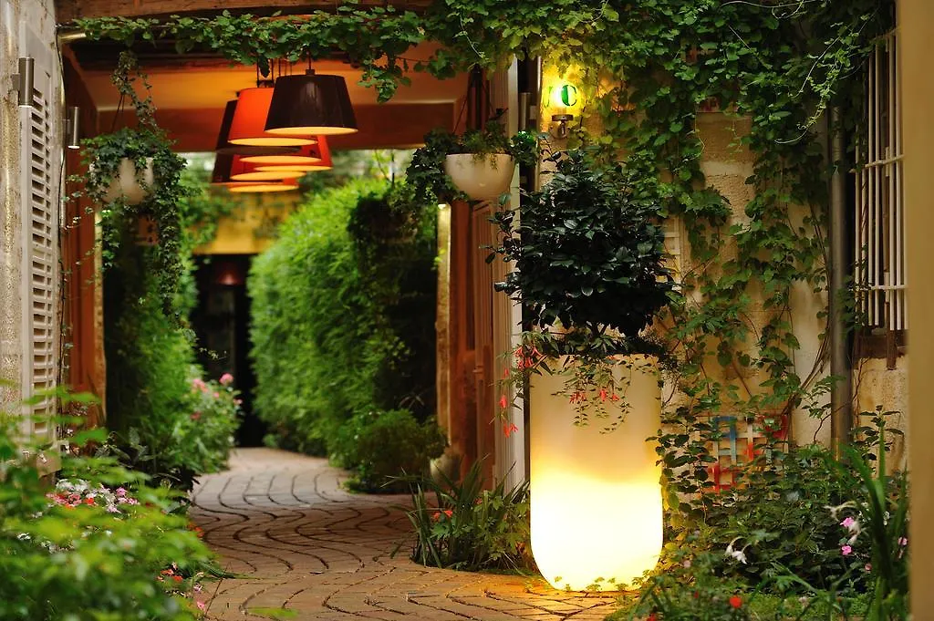 Les Patios Du Marais 1-1