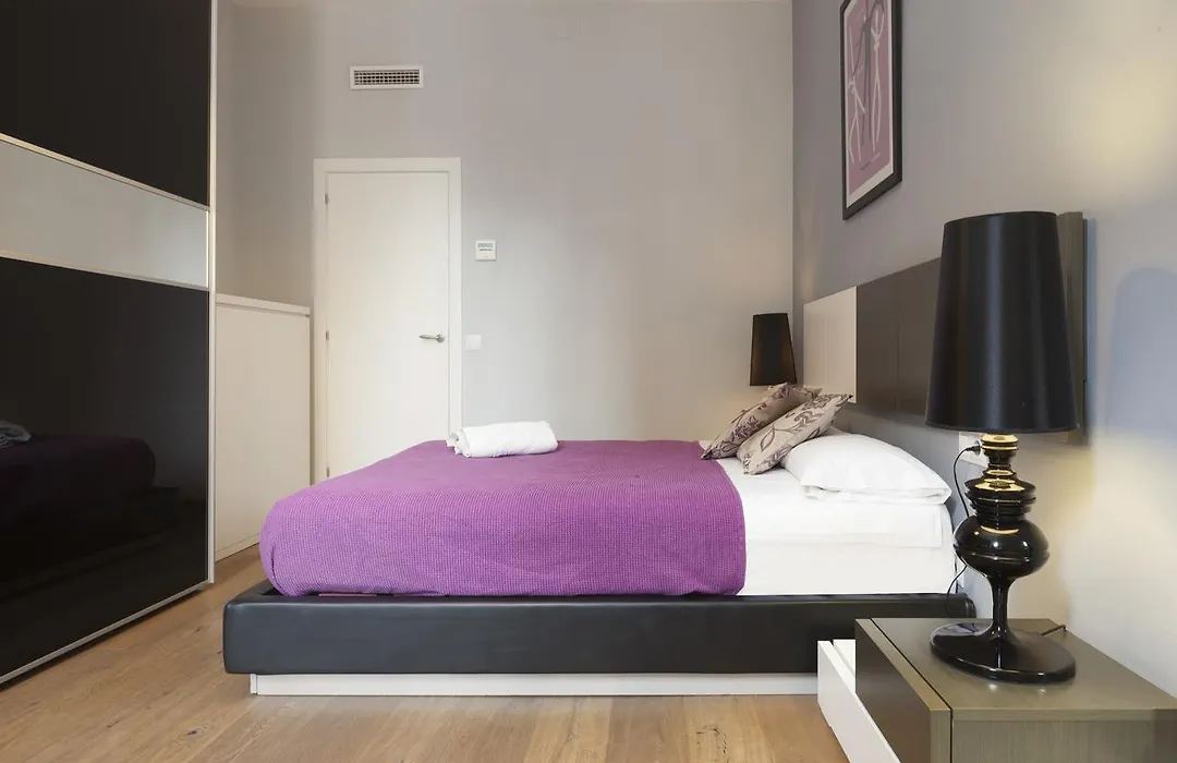 Akira Flats Roger De Flor Chic Apartment-1