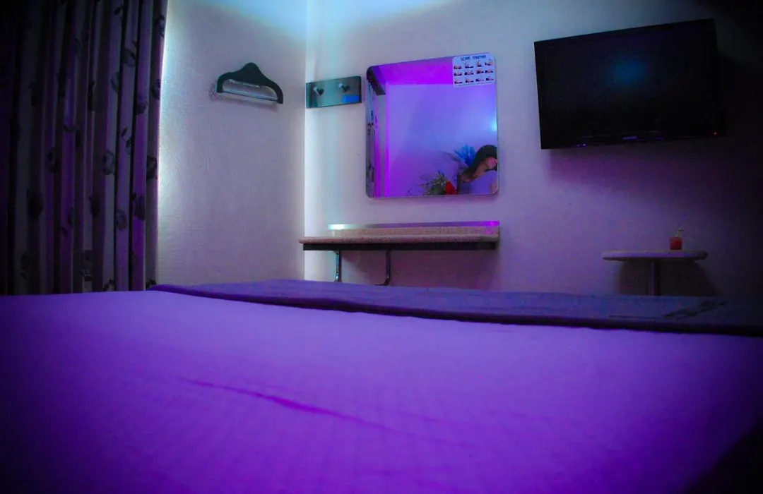 Loove Hotel (Adults Only)-1