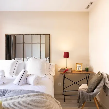 Chic Apartments Barcelona-2