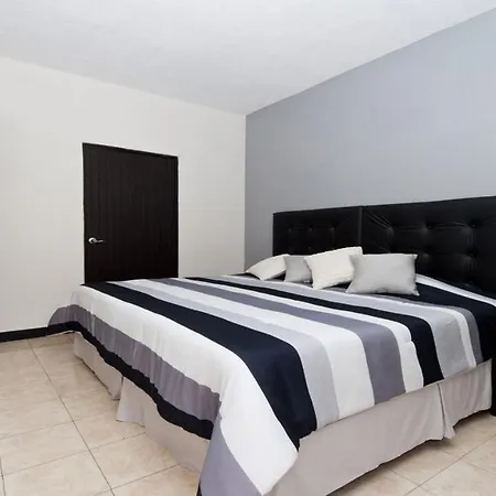 Econosuites Monterrey-2