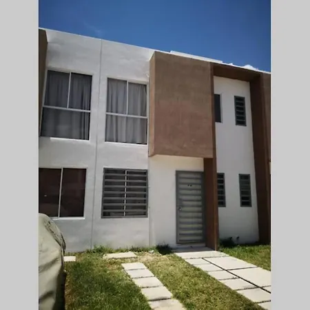 Residencial con seguridad y áreas recreativas.-3