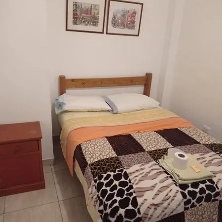 Hostal Paris-2