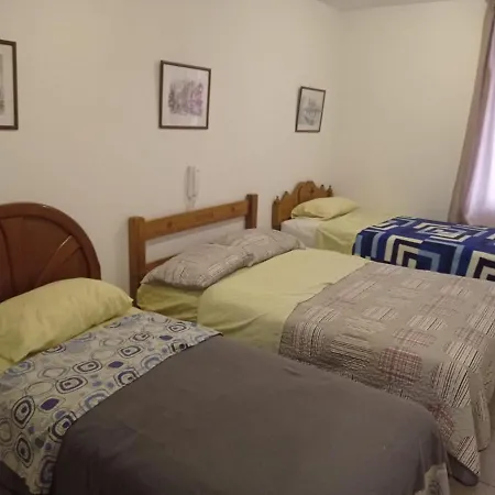 Hostal Paris-3