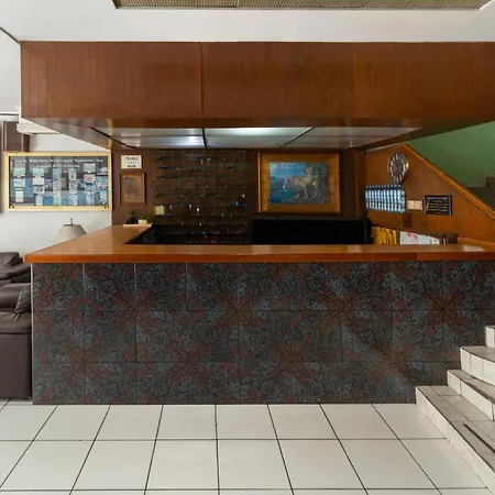 Hotel Canada-2