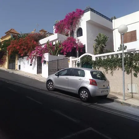VV Las Buganvillas MASPALOMAS - Cocina y habitaciones con baños privados-3