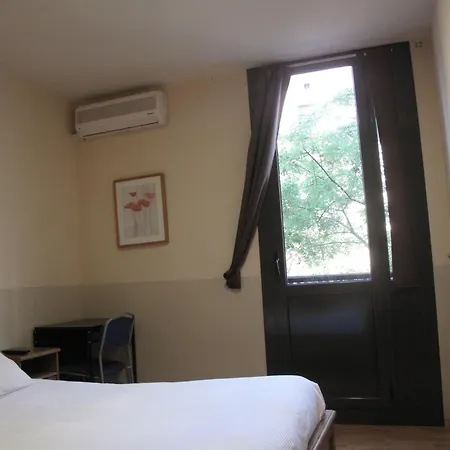 Hostal Lk Barcelona-2