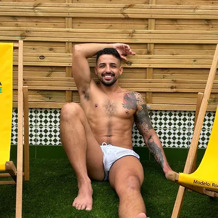 Banana Gay House - Only Men-3