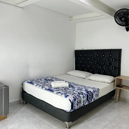 Hotel Urbano 70-3