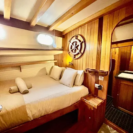 Wooden Boat- La Goletta-3