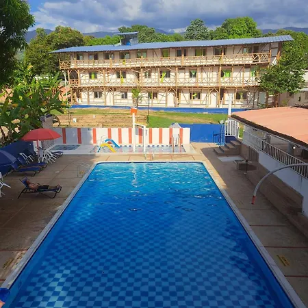 Hotel Santa Marta Melgar-2