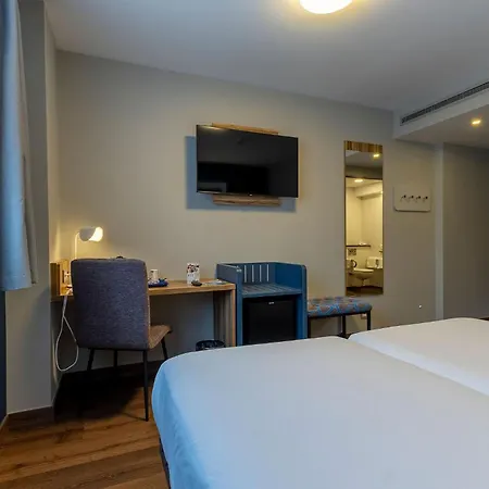 Travelodge Barcelona Poblenou-3