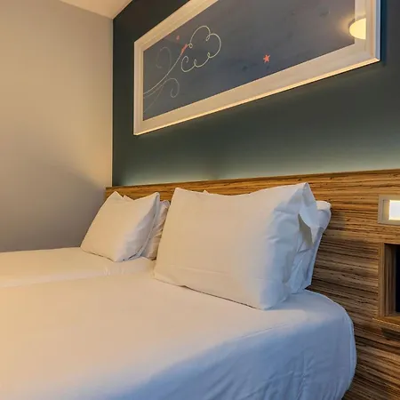 Travelodge Barcelona Poblenou-2