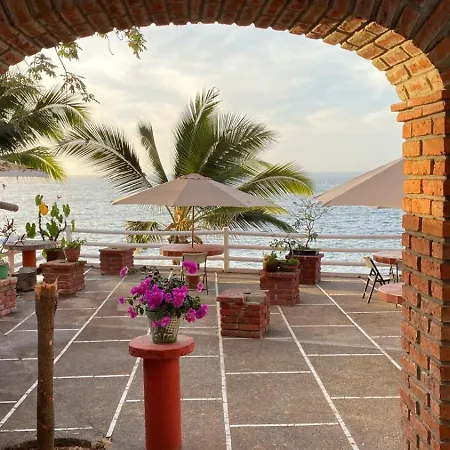 Traditional Sierra Leon Oceanfront Rooms - Adults Only-2